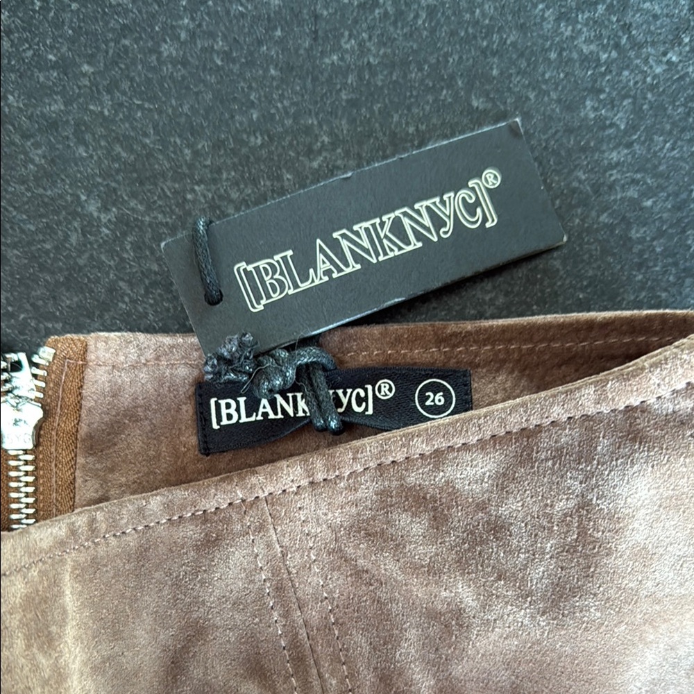Blank NYC Women's Tan Suede skirt - Picture 2 of 6